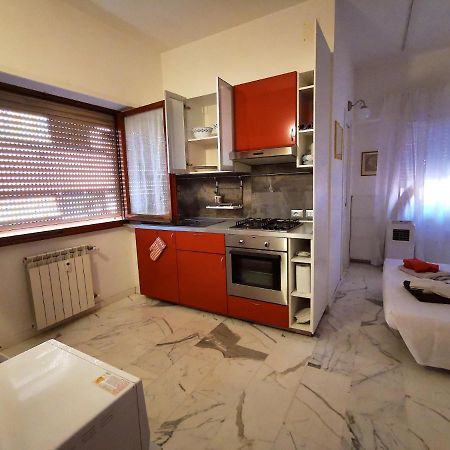 Apartmán Rouge Studio - 10 Min From Vatican Exteriér fotografie